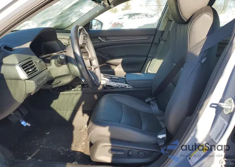 2021 Honda Accord Touring Hybrid z USA, uszkodzony, nr VIN 1HGCV3F9XMA005679